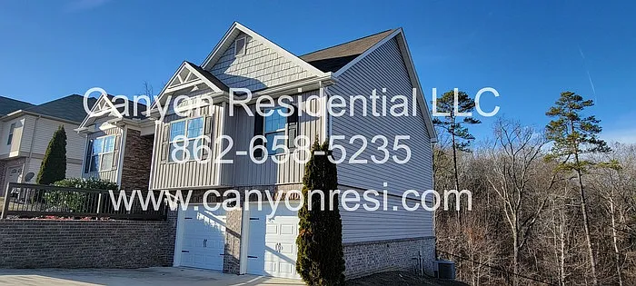 4 bed, 3.0 bath, 2197 sqft, $2,645 — Photo 2