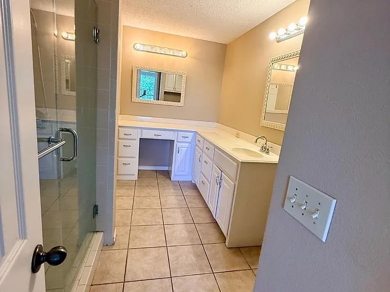 6025 Oakmont Dr — Photo 7