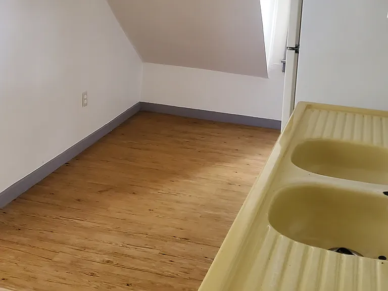 27 Williston St #2 — Photo 8
