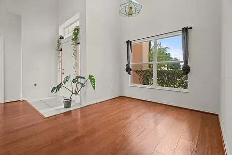 6 bed, 2674 sqft, $3,000 — Photo 2