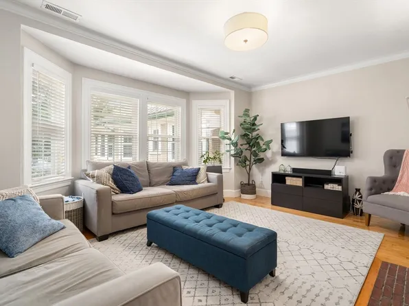 111 Church St Unit 111, Watertown, MA 02472