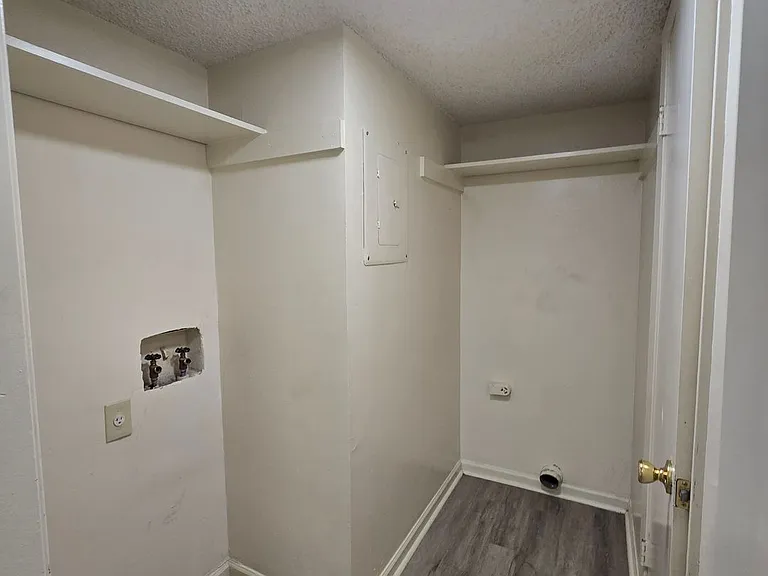 8469 Governor Dr — Photo 22