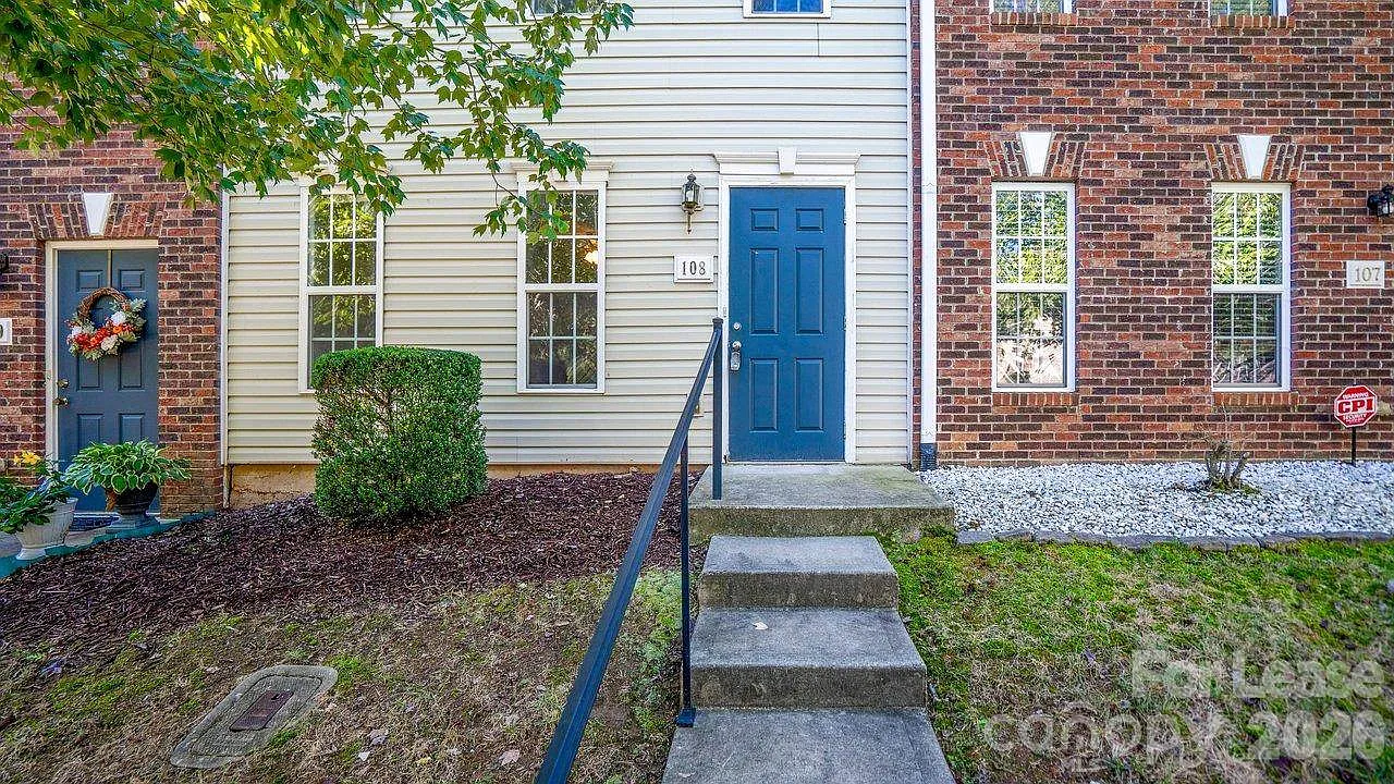 2 bed, 2.5 bath, 1480 sqft, $1,695 — Photo 1
