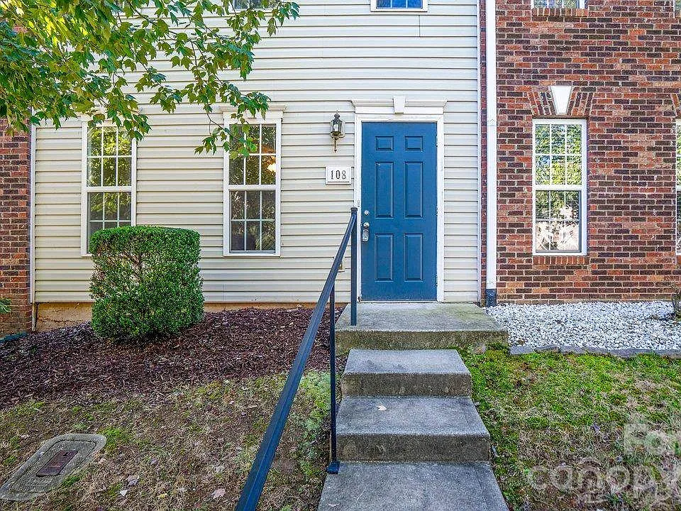 140 Locomotive Ln