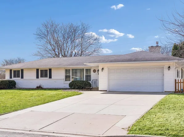 2403 Inca Ln, New Brighton, MN 55112