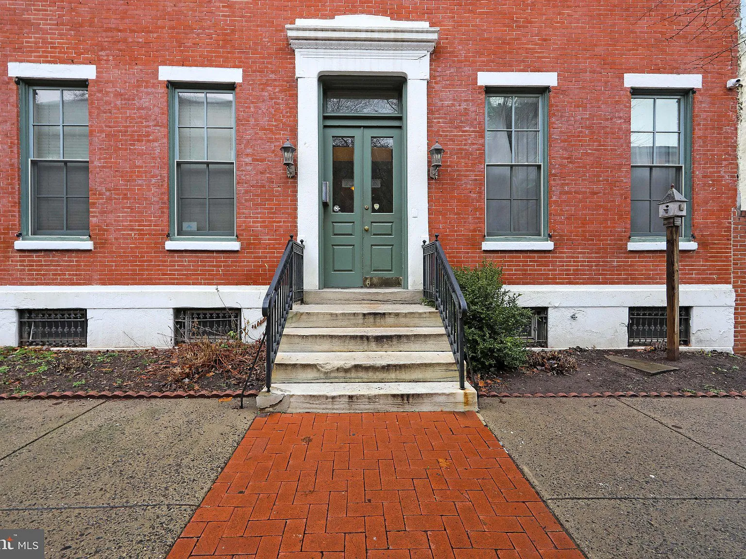 1 bed, 1.5 bath, 870 sqft, $2,200 — Photo 1