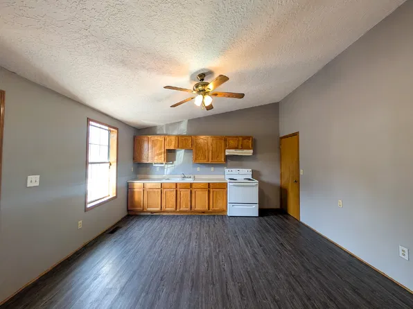 111 Volunteer Dr #B, Martin, TN 38237
