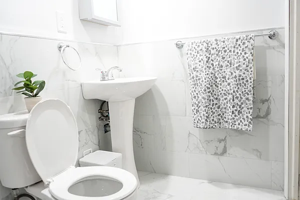 Rented by Douglas Elliman | media 14