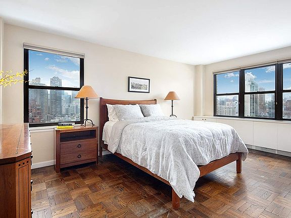 4th image of 460 E 79th St APT 20D