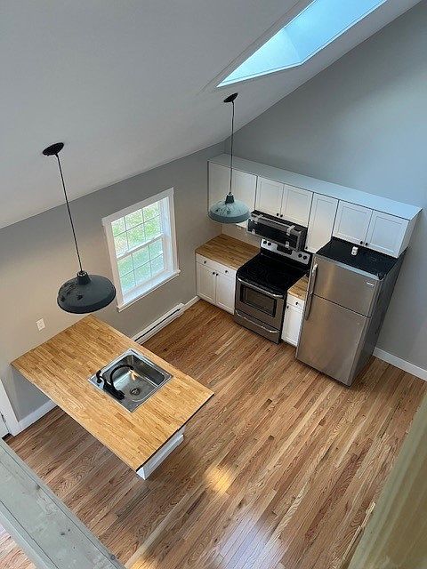 1st image of 626-3 Buck St
