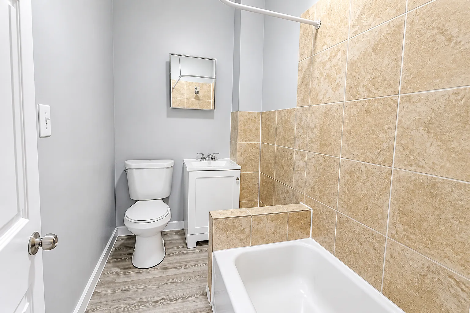 3 bed, $2,100 — Photo 3