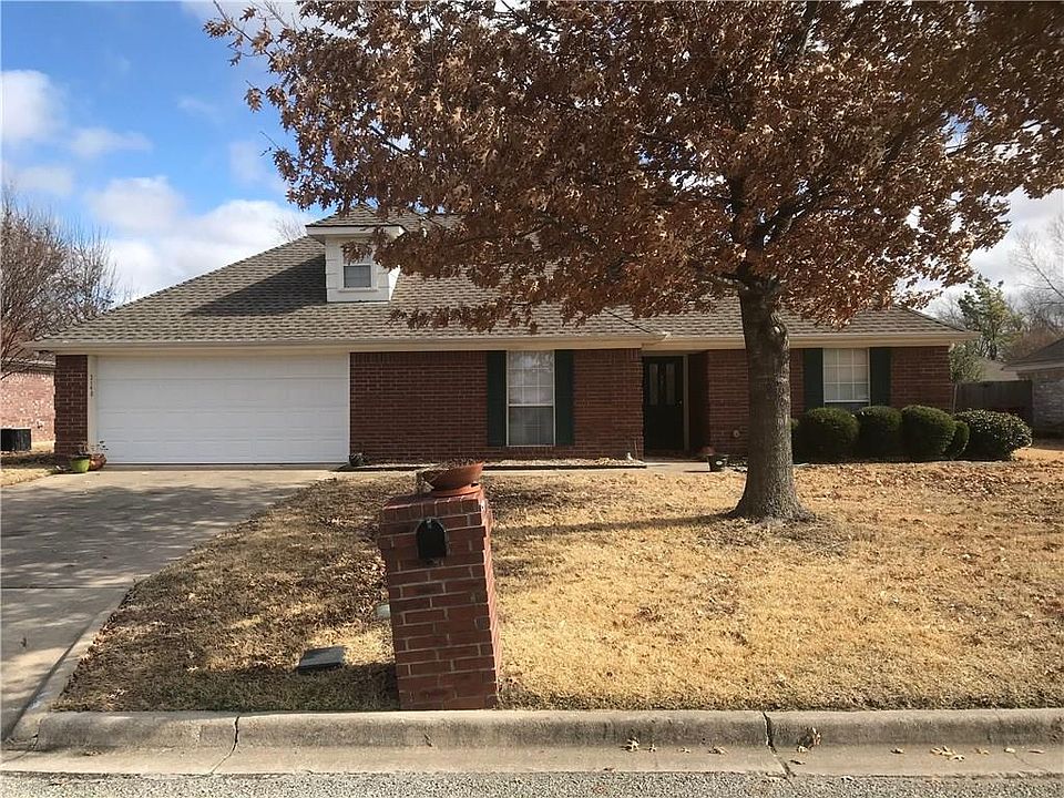1st image of 2140 N Village Dr
