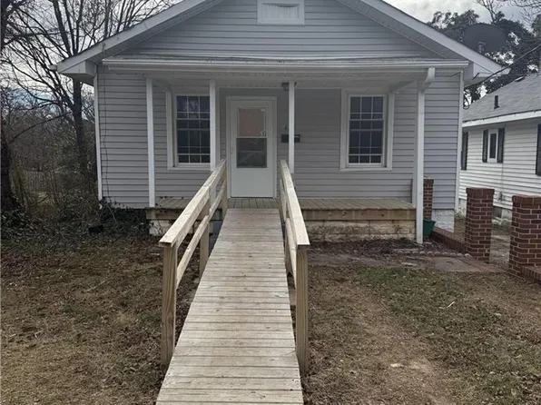 422 W Acadia Ave, Winston Salem, NC 27127