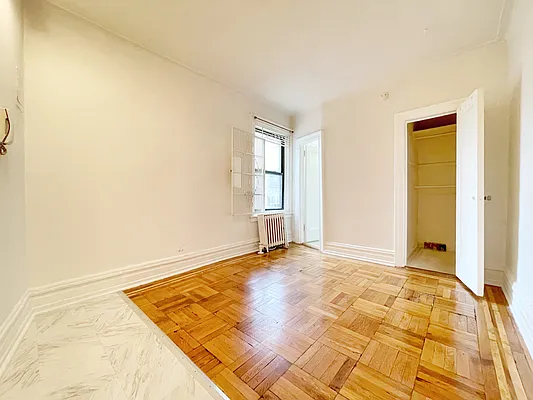 Rented by B Gans Management | media 2