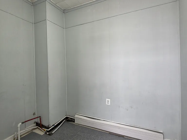 96 Brown Pl #A — Photo 16