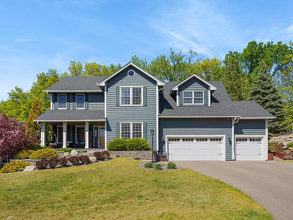 2nd image of 711 Bridle Ridge Rd