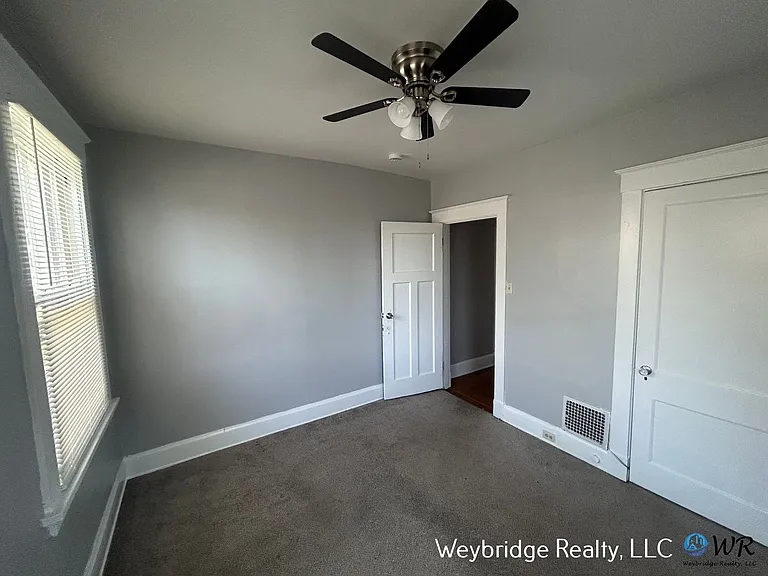 Academy 862 — Photo 26