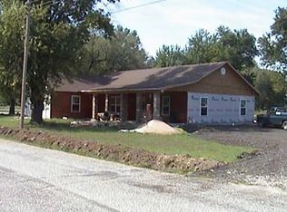 734 W 2nd St, Baxter Springs, KS 66713