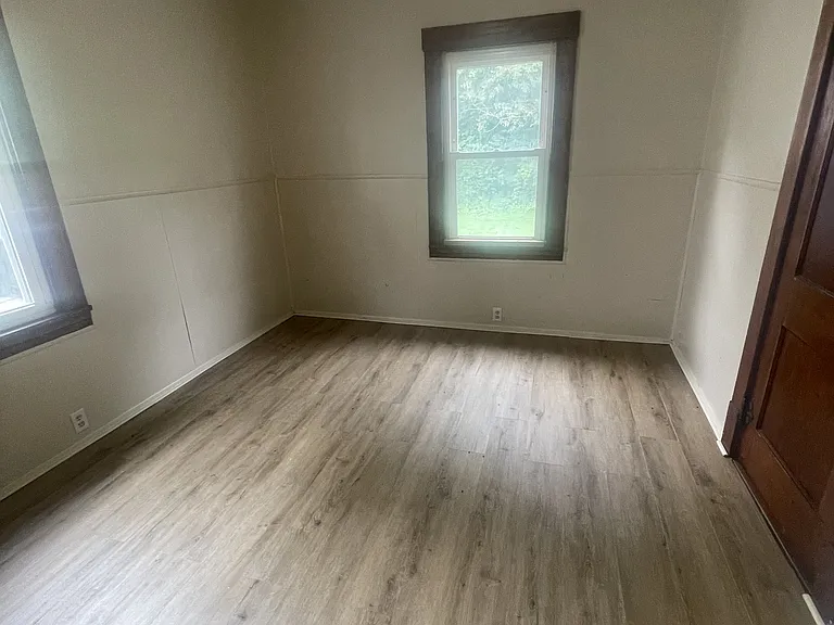 155-157 E Judson Ave — Photo 19