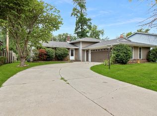 9130 Chestnut Ln, Munster, IN