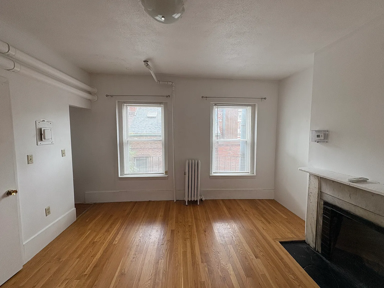 Studio, 400 sqft, $2,200 — Photo 1