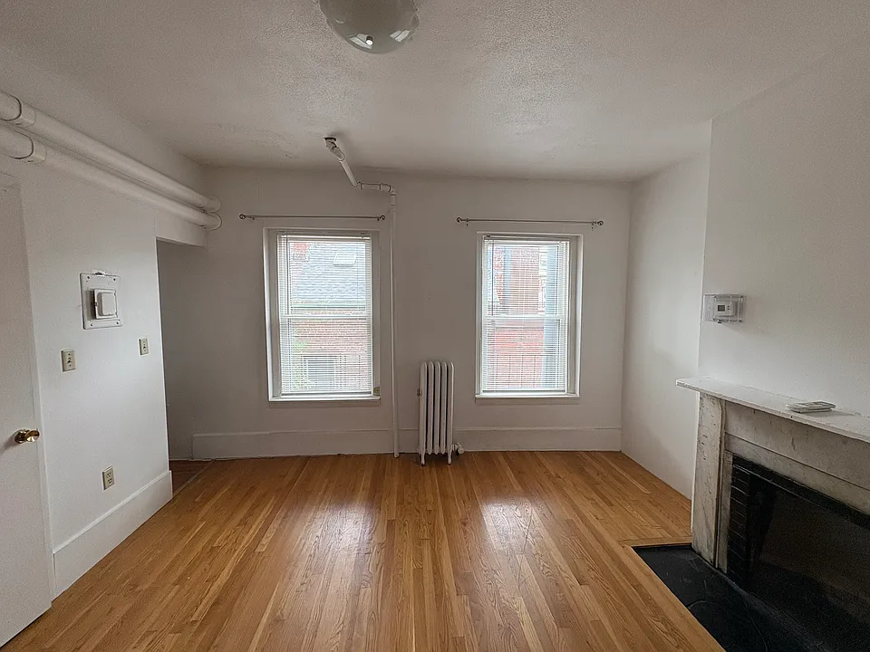 79 Charles St #4R