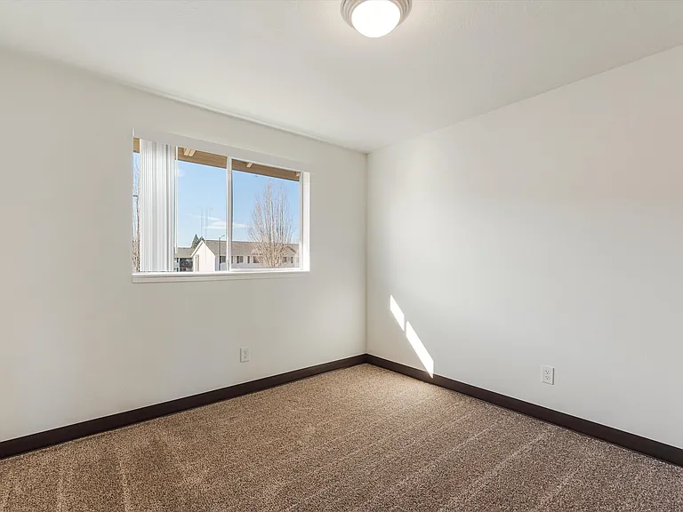 Rockwood Park Apartments — Photo 25