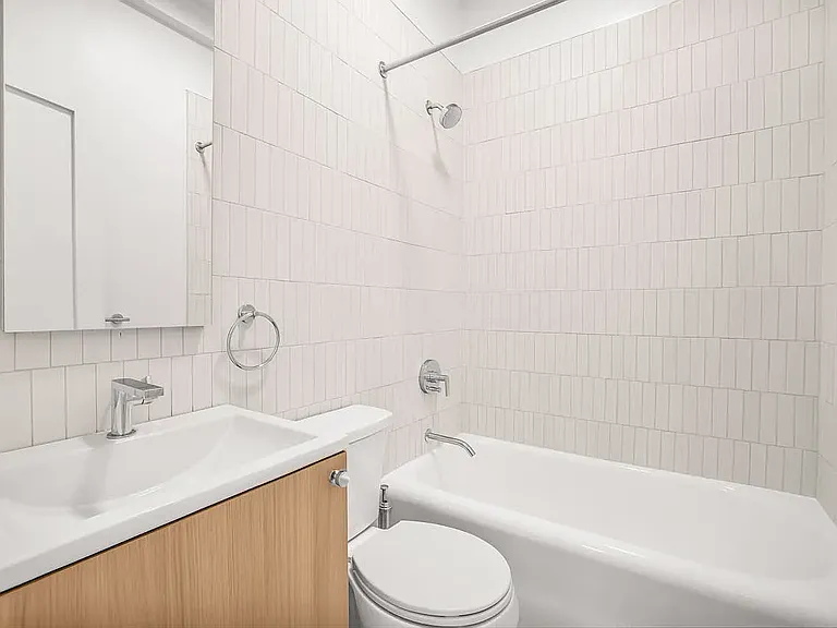 208 W 23rd St #1611 — Photo 8