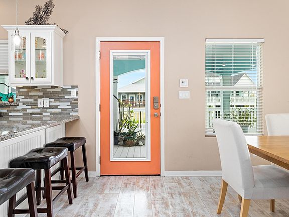 3rd image of 943 Palm Ridge Dr