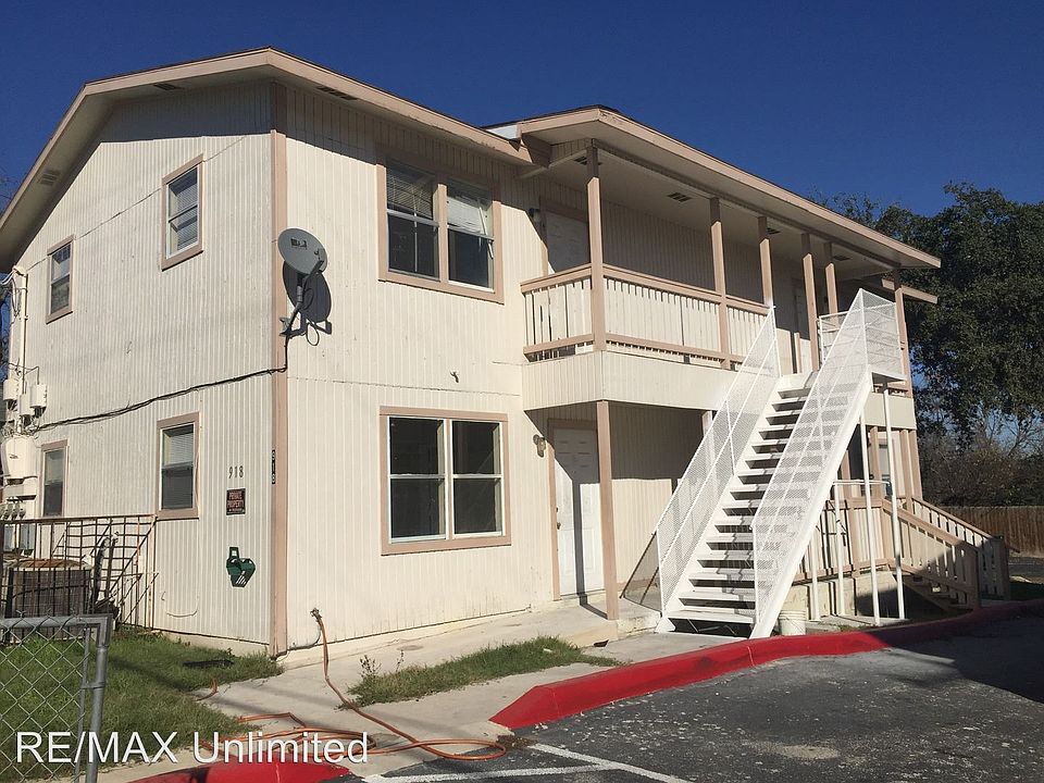 1st image of 922 S Walters APT 2