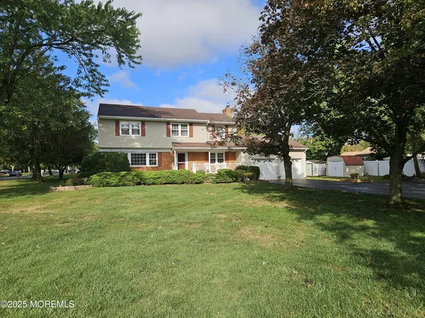 725 Palmer Avenue, Holmdel, NJ 07733