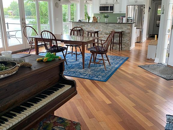 3rd image of 3887 Dorothy Ln