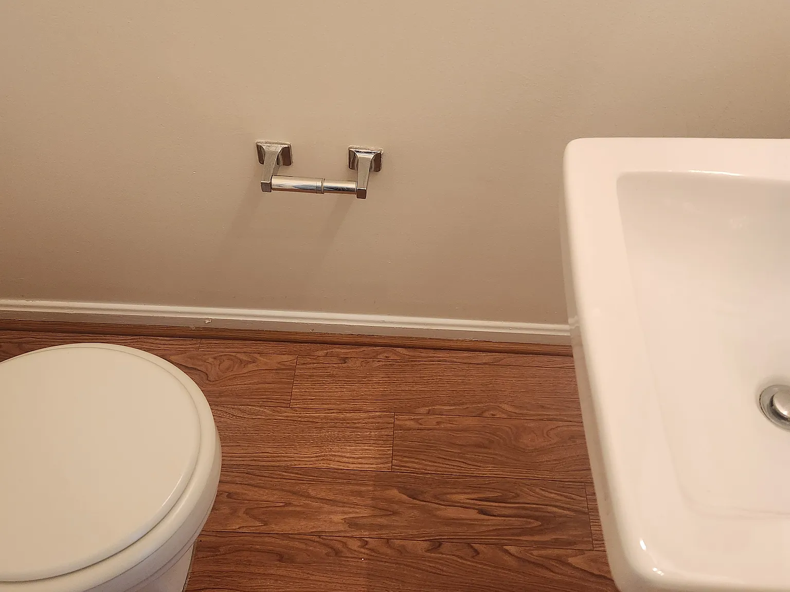 853 Saint Michaels Dr — Photo 3
