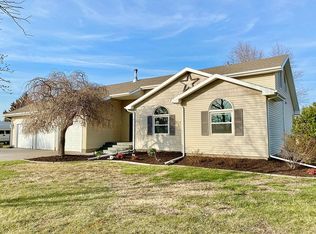 6306 E 1st St, Newton, KS 67114
