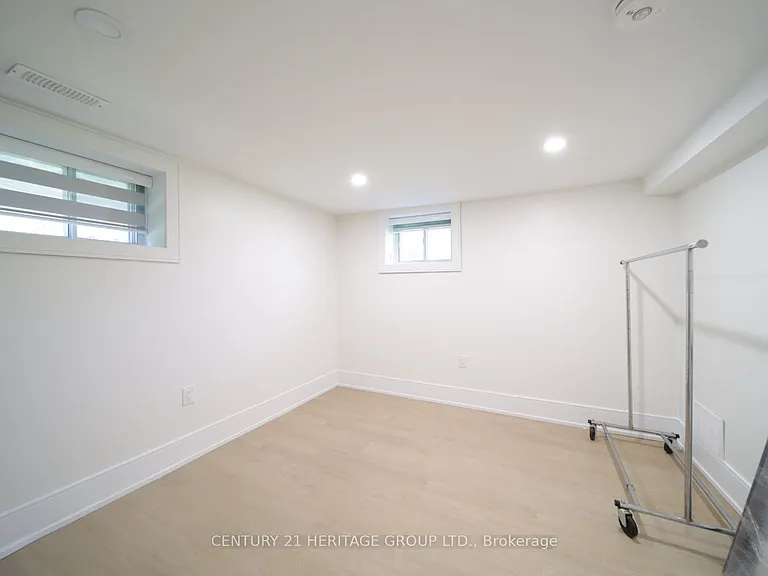 270 Brighton Ave — Photo 21