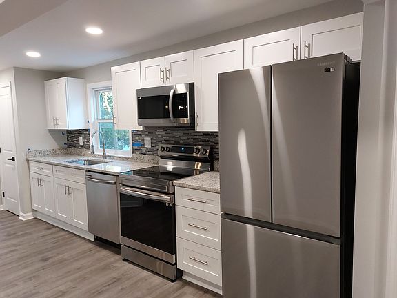 3rd image of 446 N Loudoun St #2
