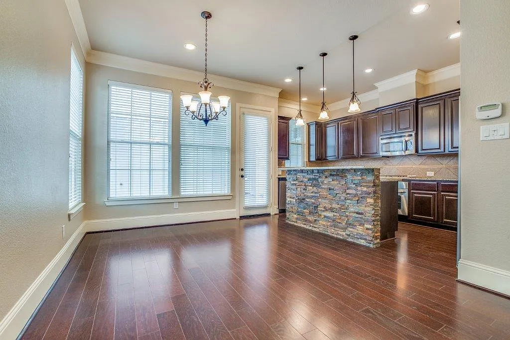 4 bed, 3.5 bath, 2503 sqft, $5,300 — Photo 3