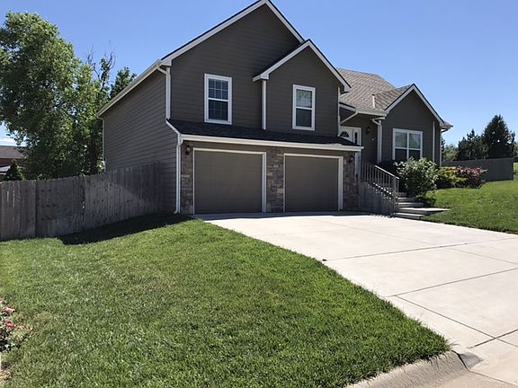 3rd image of 1531 Mistletoe Cir