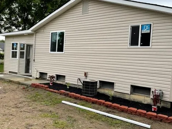 29301 Rockcastle St, Farmington Hills, MI 48336