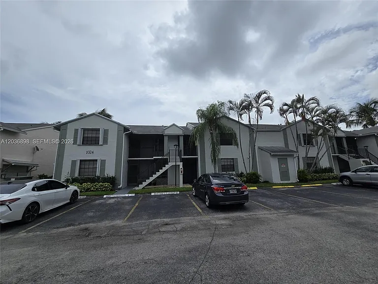 1024 S Independence Dr #1024E — Photo 1