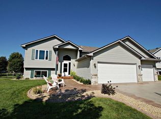 928 Elm St S, Belle Plaine, MN 56011