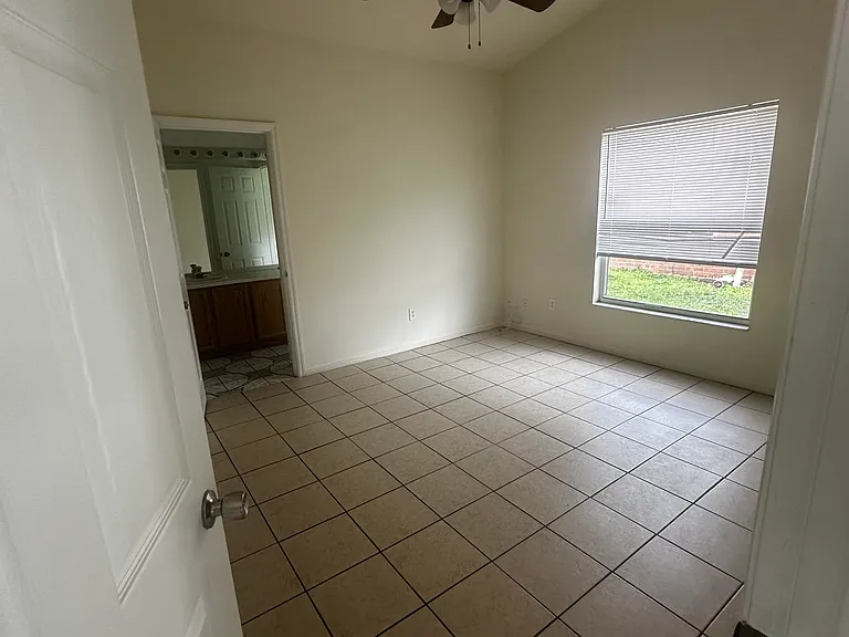 3107 Cranes Cove Loop — Photo 10