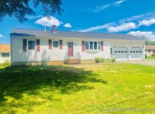 34 Clover Ln, Brewer, ME 04412