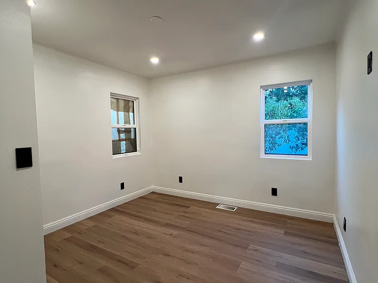 2495 Ivan Hill Ter #3 — Photo 27