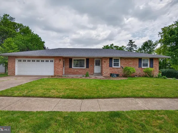 426 Sioux Dr, Mechanicsburg, PA 17050