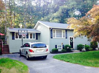 8 Torrington Ln, Westford, MA 01886