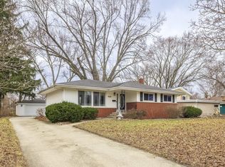 9133 Foliage Ln, Munster, IN 46321