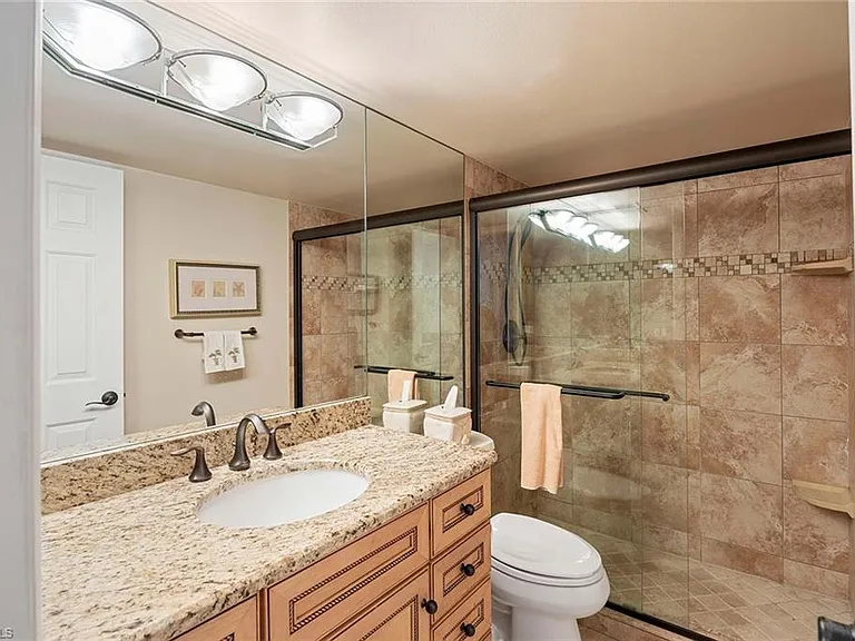 260 Seaview Ct #604 — Photo 14