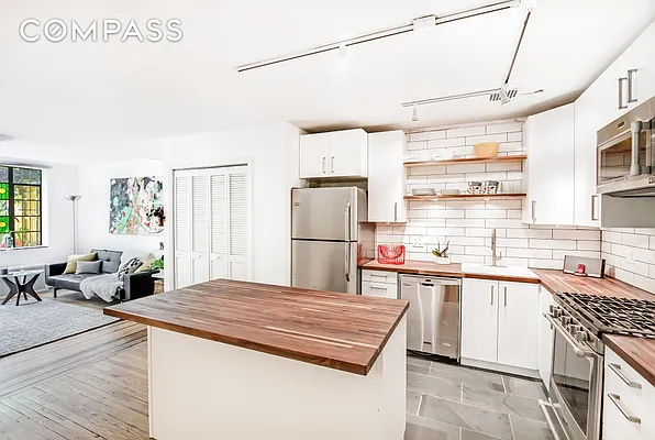 Sold by Compass | media 18