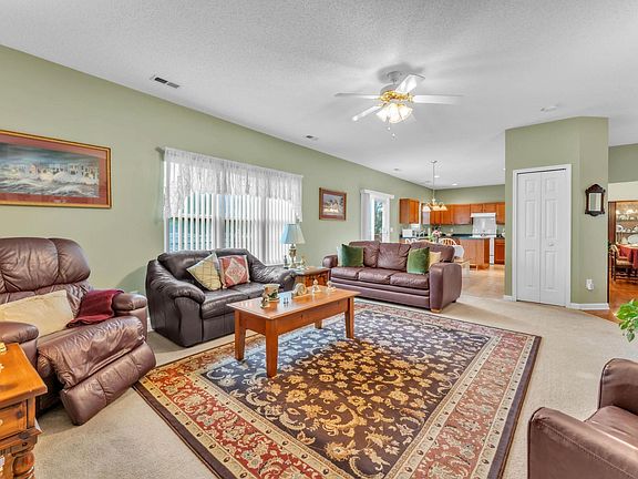 3rd image of 4 Druid Hill Ct